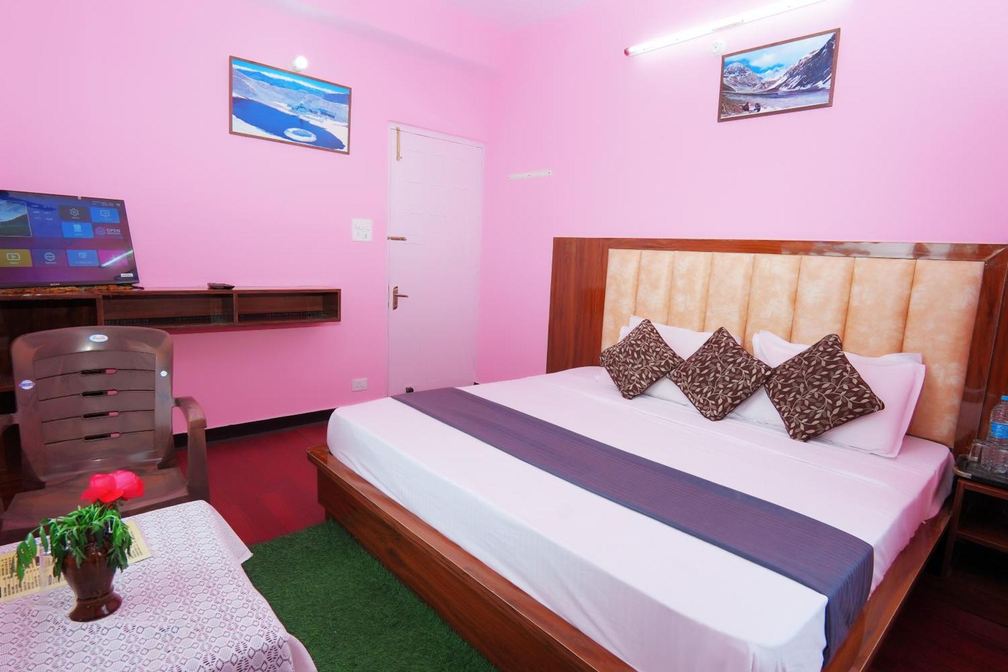 Shimla Hills Apartments 2Bhk Exterior foto